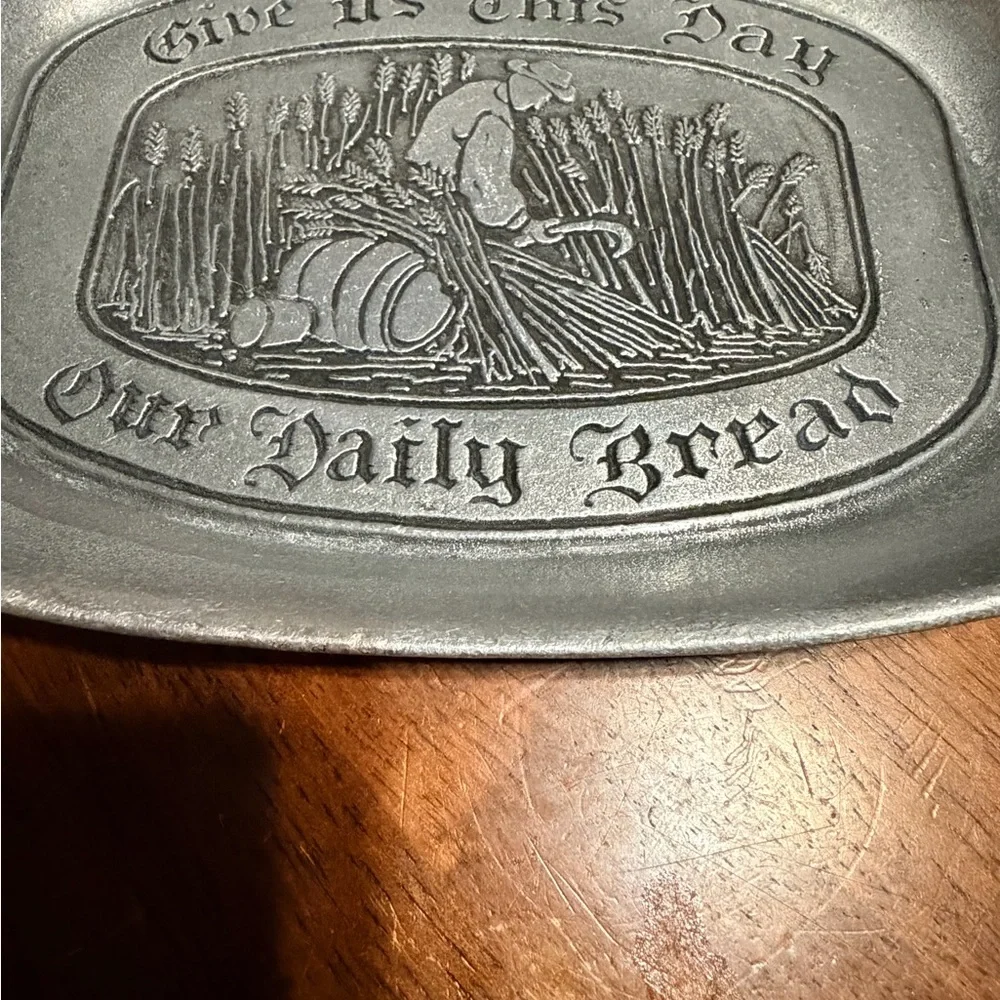 Wilton Armetale‎ Pewter Tray with Engraved Design